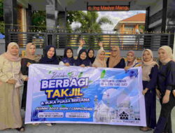 Alumni SMP Negeri 1 Campalagian Angkatan 2003 Gelar Buka Puasa Bersama dan Berbagi Takjil