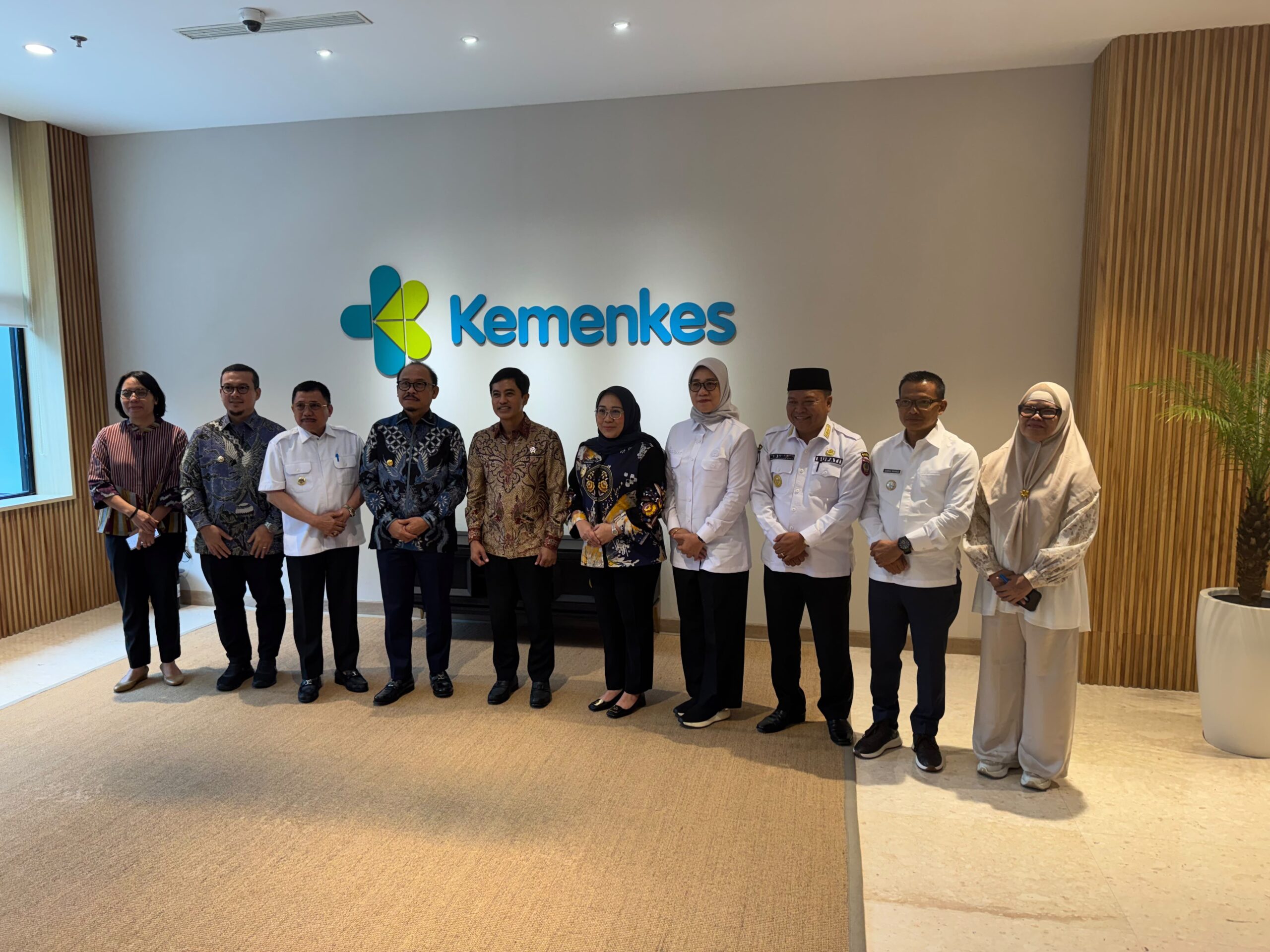 Bupati Majene Temui Wamenkes, Usulkan RSUD Majene Jadi Rumah Sakit Pendidikan