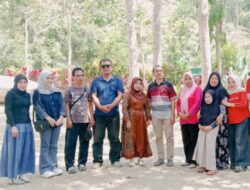 Pelepasan Purna Bakti Hj. Nurliana Guru SD 068 Marannu di gelar di Wisata Alam Patipo Polewali.