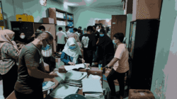 Gotong Royong Benahi Ruang Warkah, Kantah Majene Wujudkan Lingkungan Kerja Yang Bersih & Tertata