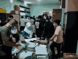 Gotong Royong Benahi Ruang Warkah, Kantah Majene Wujudkan Lingkungan Kerja Yang Bersih & Tertata